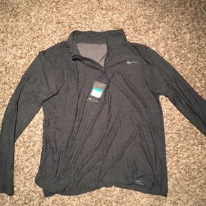 Nike dry fit pull over!!!!!! Never worn